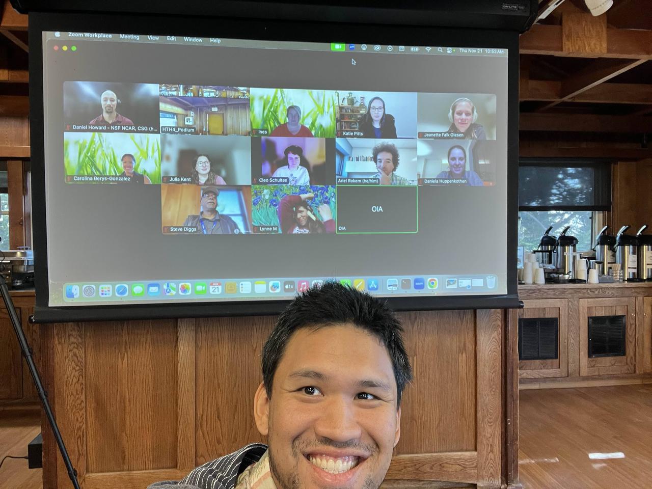 Picture of the online participants with one of the organizers